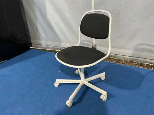 2x chaise de bureau blanche - sur roues 