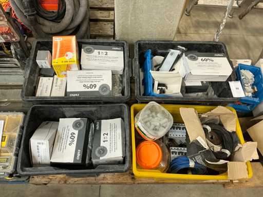 Lotto di parti elettriche