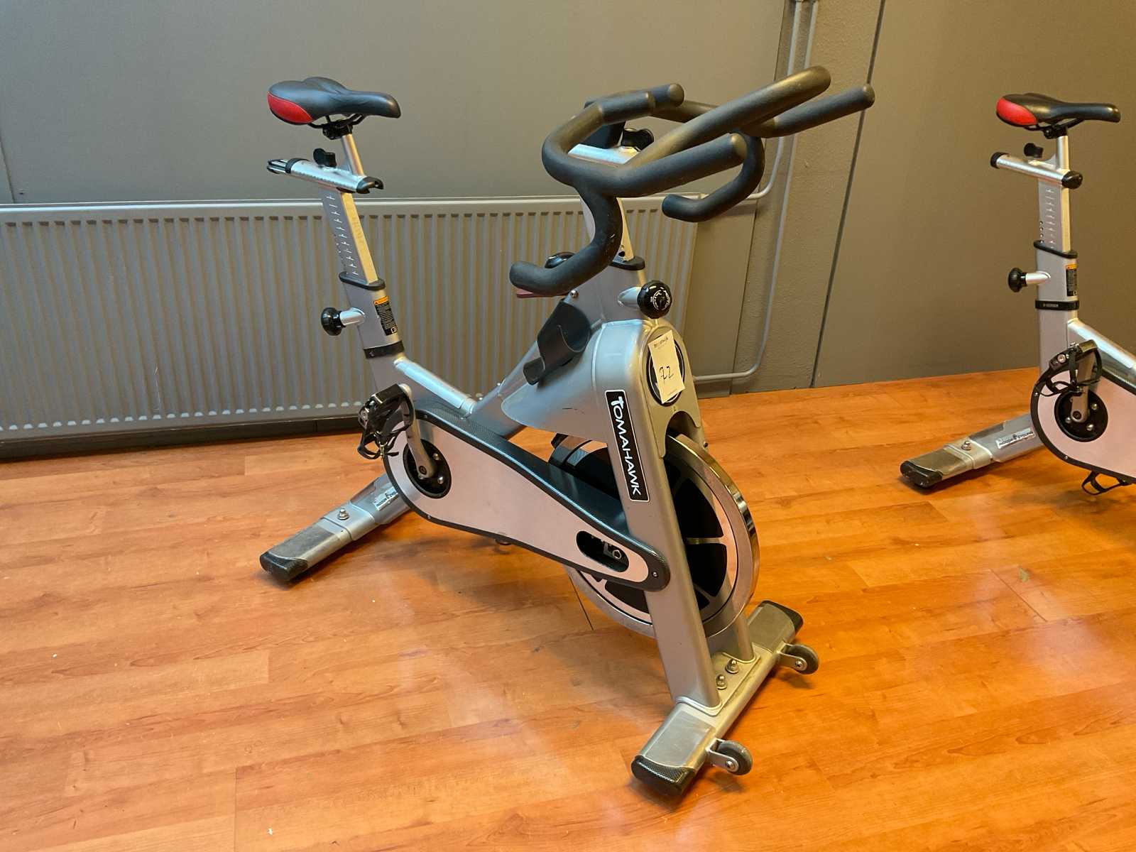 Tomahawk spin bike discount price