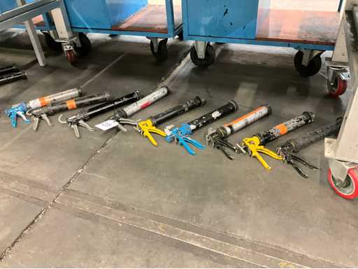 Diverse pistoale manuale de etanșare (9x)