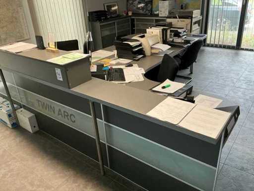 Lot de mobilier de bureau