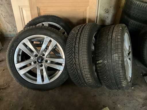 Anvelop?, roat? ?i jant? (4x)