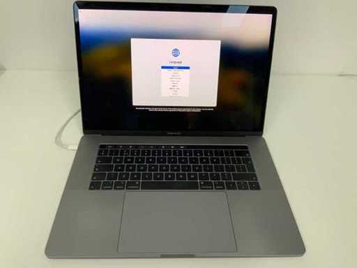 Apple A1990 15-calowy MacBook Pro MR942N/A Laptop