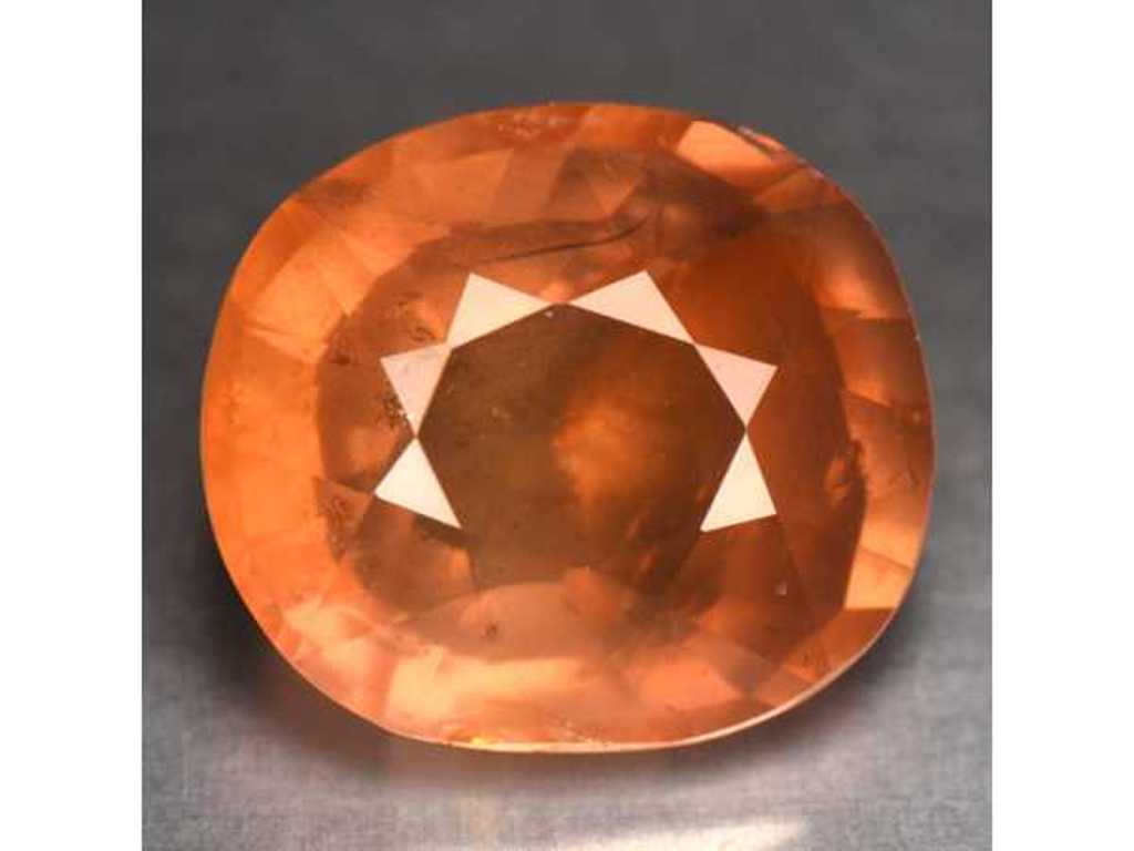 Saphir étoilé naturel (orange) 1,94 carat