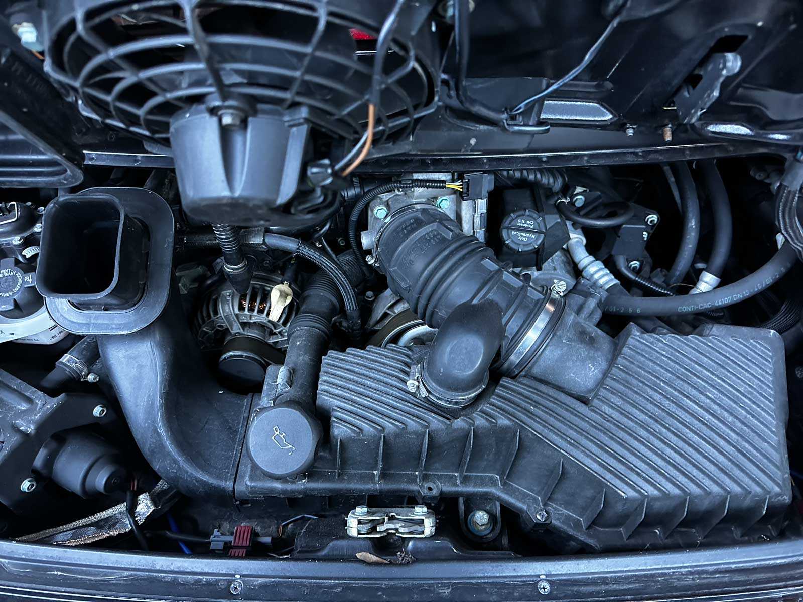 Porsche 911 Carrera 4 Cabriolet 3.6 996 320pk 2002 Youngtimer HANDGESCHAKELD 