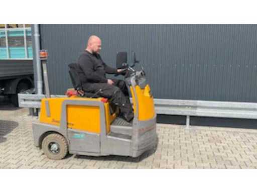 0fec4fbd-19e4-48cf-b91a-afce3a3c0e41.mp4