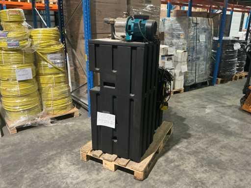 D&O Breaktank 270L Vertical storage tank with pump