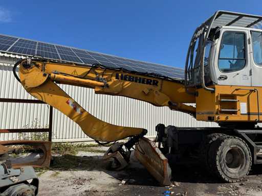 LIEBHERR 924 Wielgraafmachine