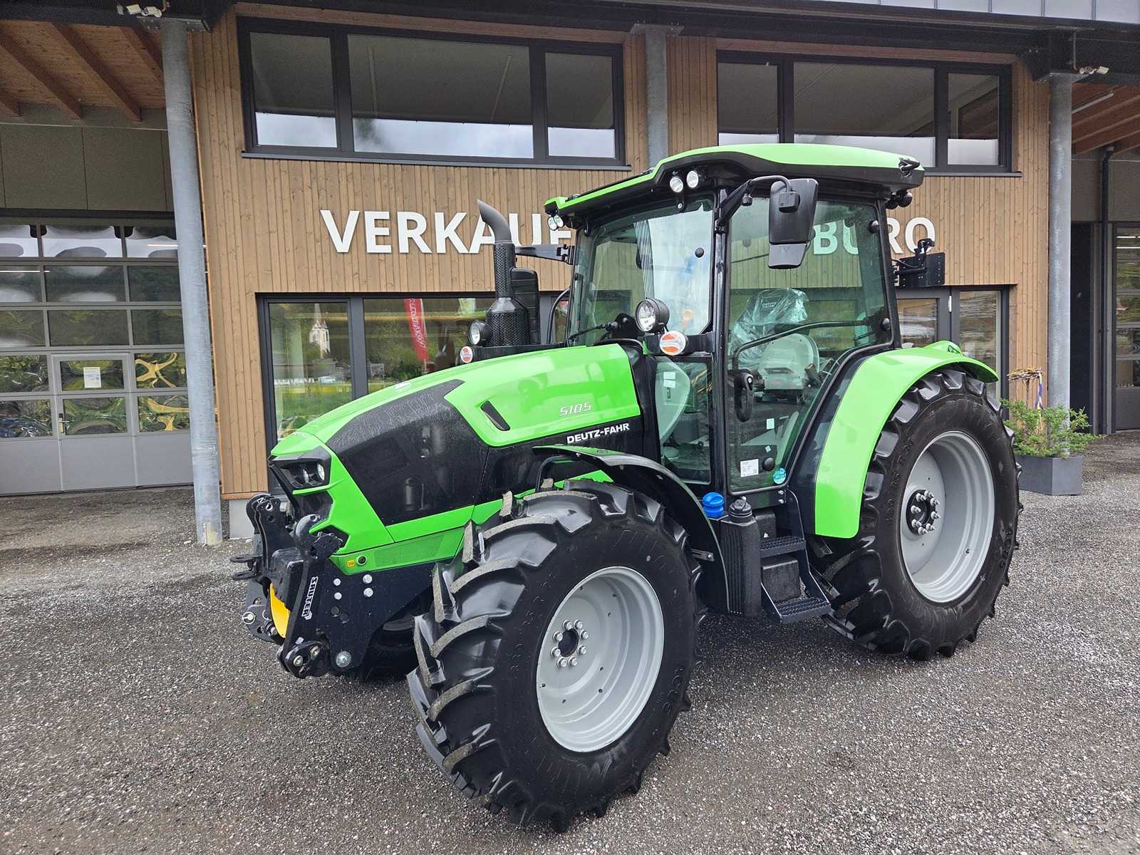 Deutz-Fahr – 5105 Premium – 2023 – Farm tractor with all-wheel drive