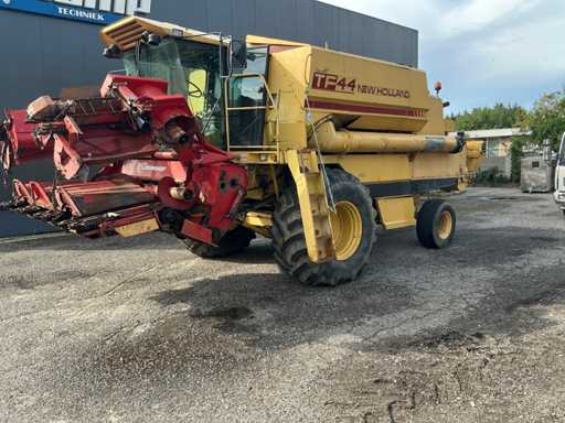 1985 New Holland TF44 Combain
