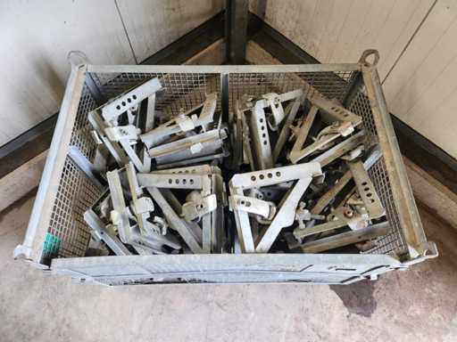 Doka beam clamps – 40 pieces in lattice box – galvanised girder clamps for formwork / slab edge formwork – used