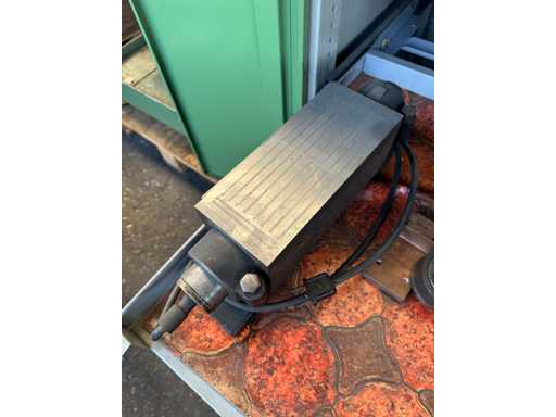 unknown - Machine clamp