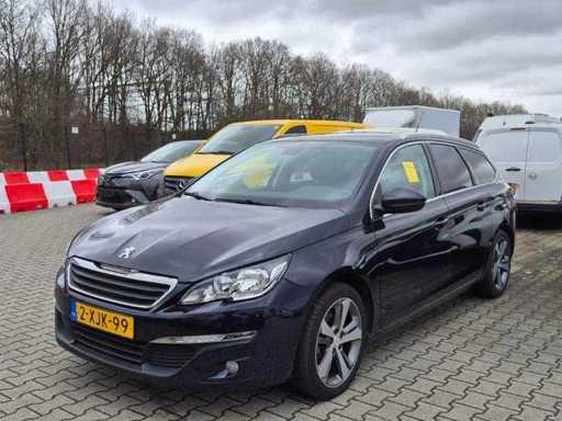 Peugeot 308 SW 1.2 Blue Lease Executive; 2-XJK-99