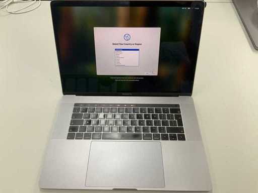 Apple A1990 15-inch MacBook Pro MV902N/A Laptop