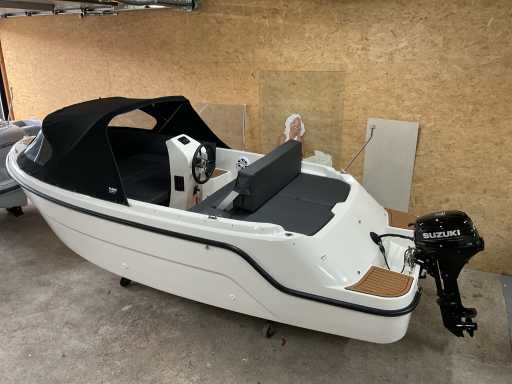 2021 Czterorodzinny slup 515 W TYM 20 KM Suzki - nowy