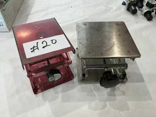 Laboratory lift table (2x)