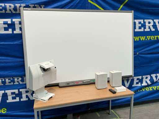 Smartboard + Hitachi CP-AW252WN Projector