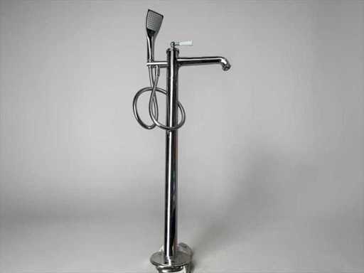 Robinet de bain autoportant chromé