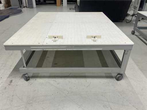 Stretching table
