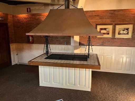 Grill gazowy z okapem wyciągowym