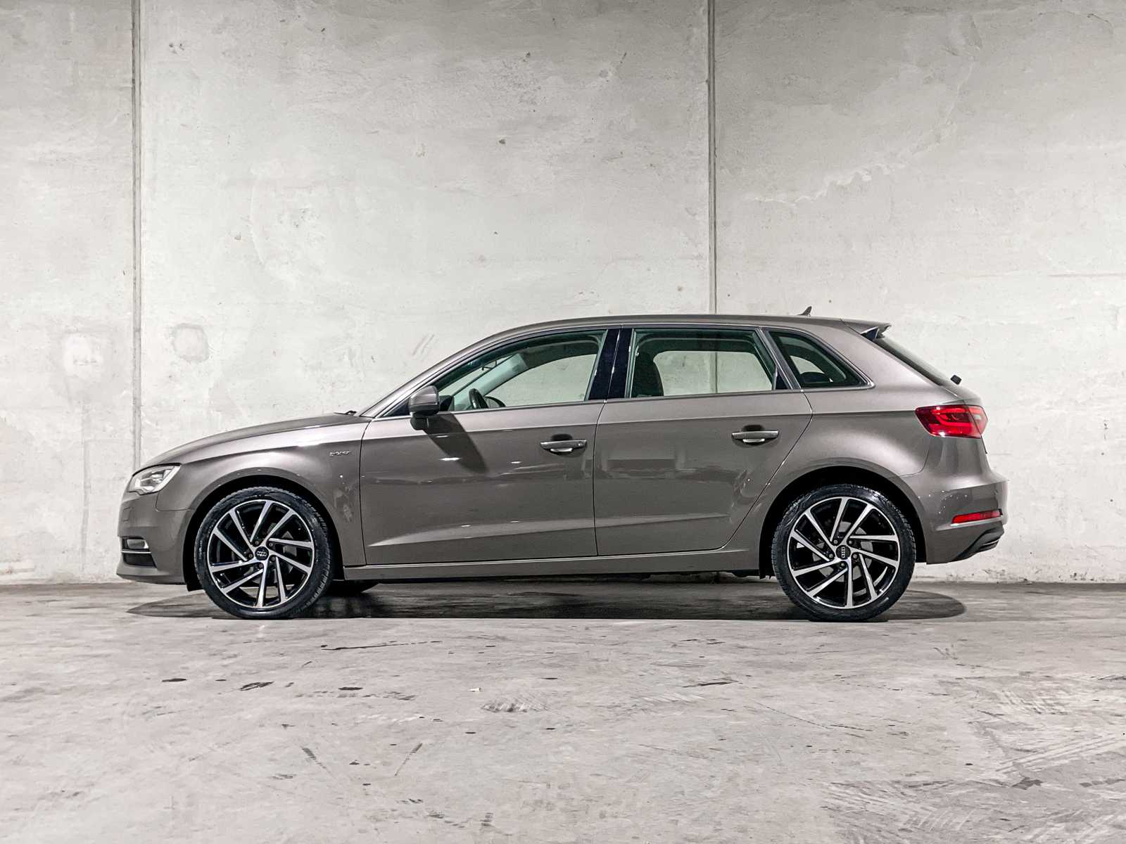 Audi A3 Sportback 1.4 TFSI Ambition Pro Line plus g-tron 110hp 2014, 7-TLL-20
