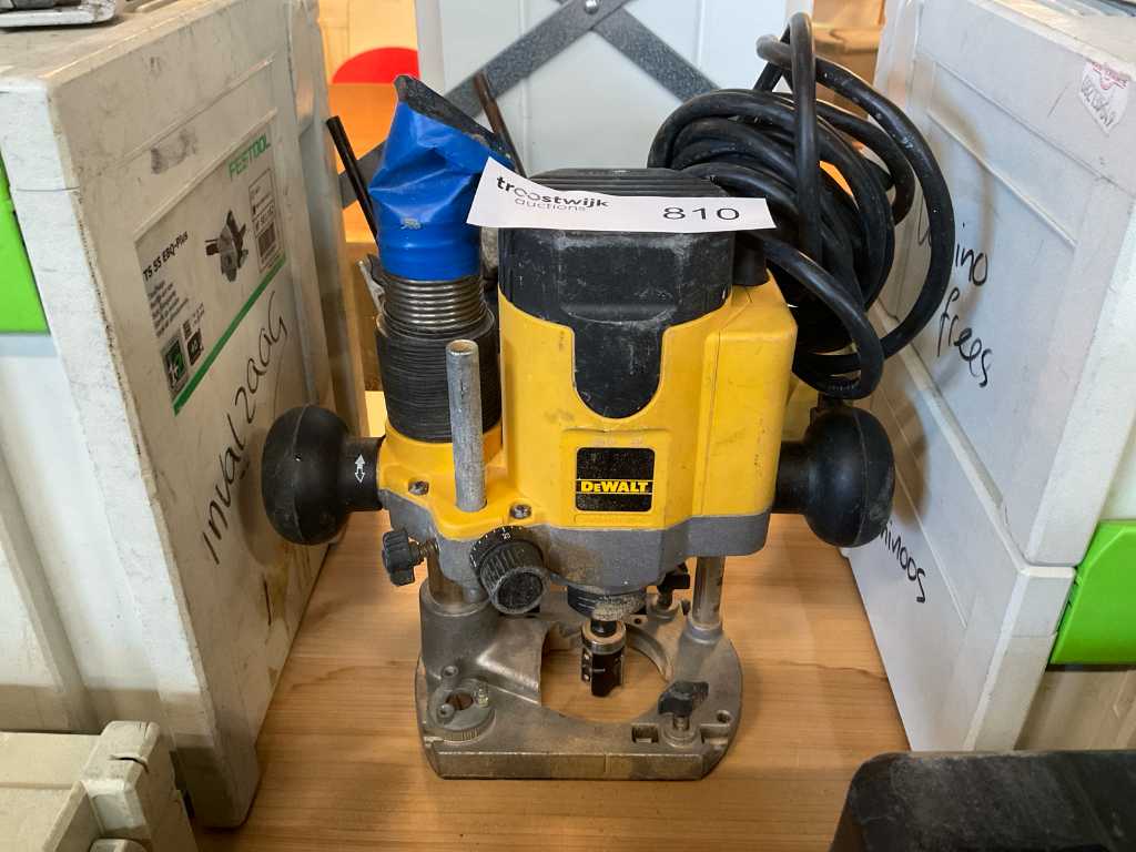 Dewalt best sale wood router