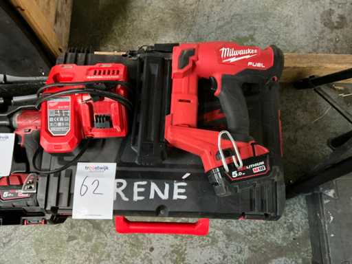 2023 Milwaukee M18 FNCS18GS Tacker