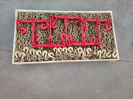 Palette mit 5x Ratschenspanner und 10x Transportkette (4,17 Tonnen)