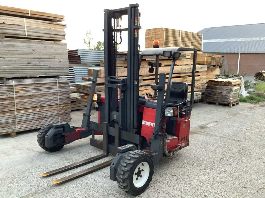 Moffett 4weg - M4 25.4 - meeneemheftruck