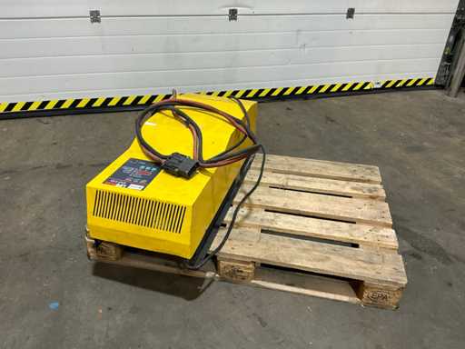 Hawker RD11707 Acculader