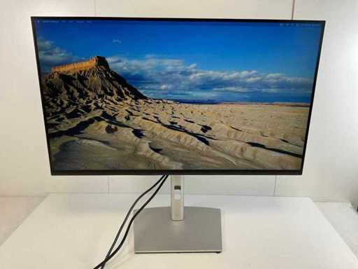 Dell (P3223QE) 32", 3840x2160 (UHD) IPS Monitor