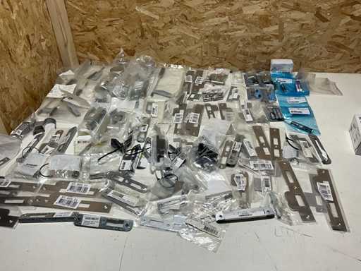 Charge verschiedener Türarmaturen (101x)