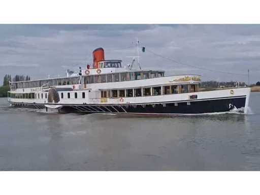 Raderstoomboot%2520De%2520Majesteit%2520varend.MP4