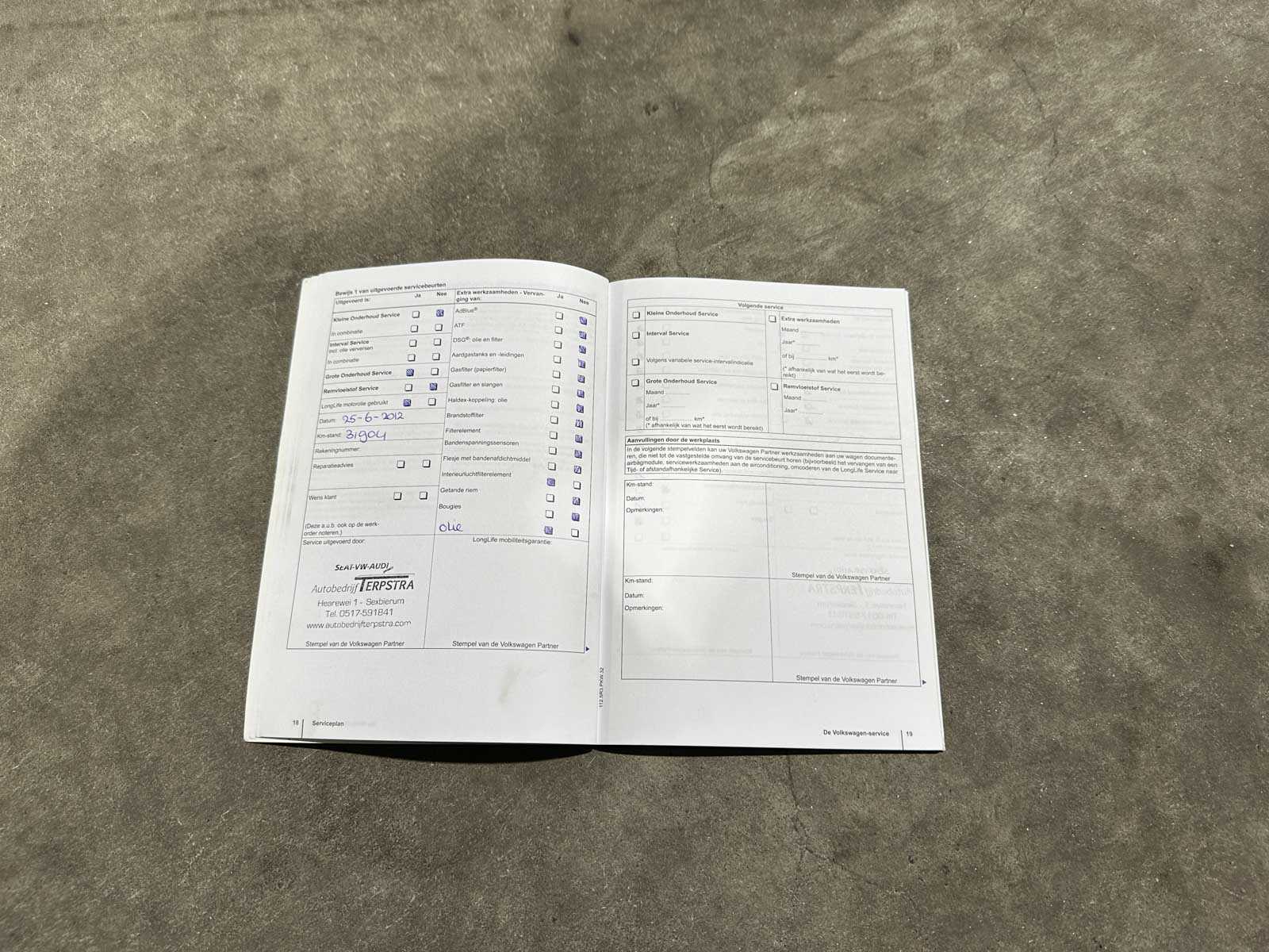 Volkswagen Tiguan 2.0 TDI Sport&&Style 4Motion 140pk 2011 (Origineel-NL), 74-PNH-9