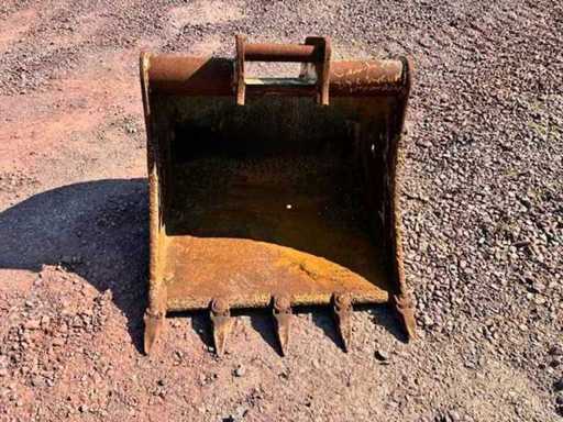 ARDEN EQUIPMENT 900 mm earthmoving bucket