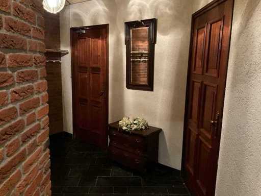 Specchio e cassettone