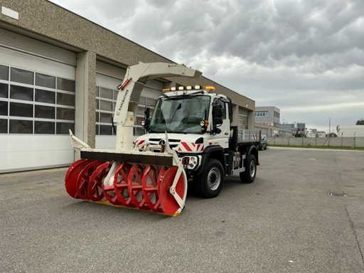 2015 Mercedes-Benz Unimog U530 Truck Winter Service
