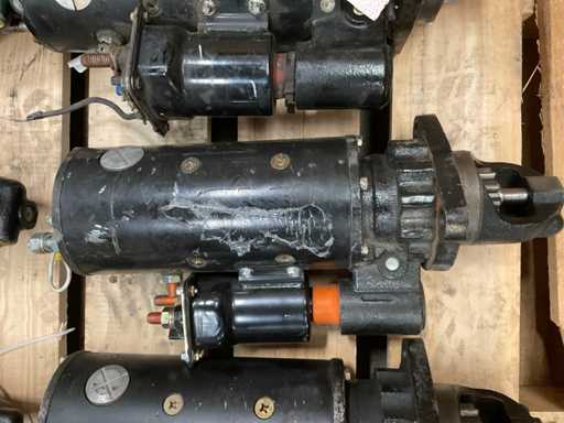 Electrical engine starter