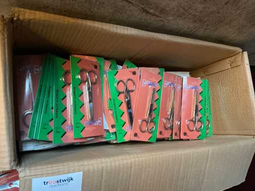 Lot de ciseaux Dexfield (environ 120 pièces)