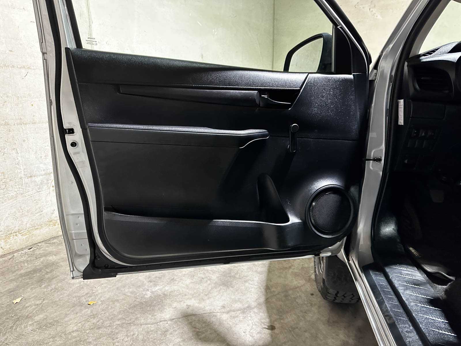 Toyota HiLux 2.4 D-4D-F Xtra Cab Comfort 150pk 2017 (Origineel-NL), V-833-JR