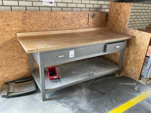 Werkbank met Heuer-Front bankschroef