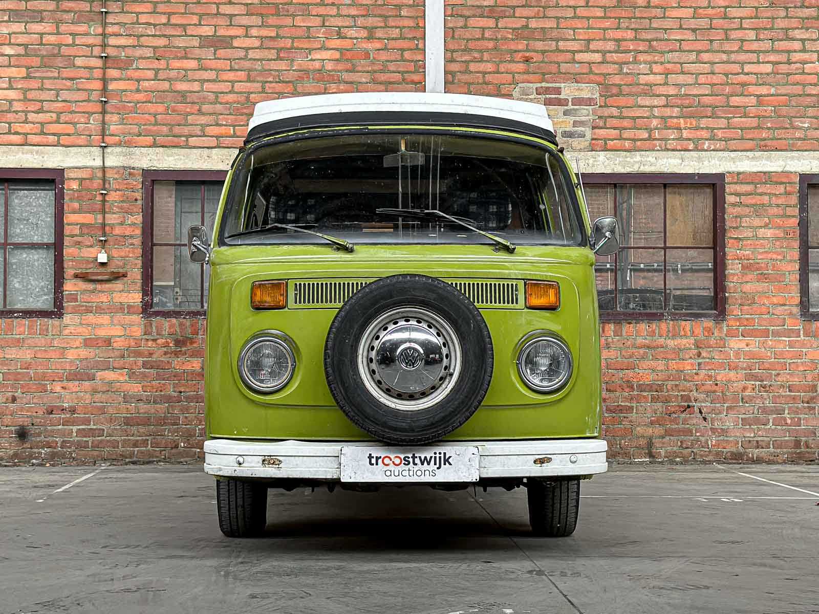 Volkswagen 23 Kampeerauto 1977, 00-SL-64 Camper