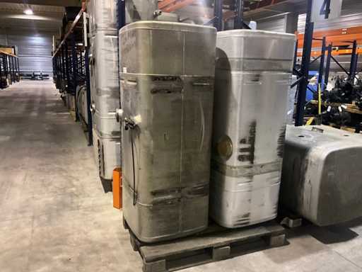 MAN Brandstoftank 600 L (2x)