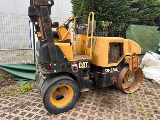 2005 Caterpillar CB-225E Grondwals