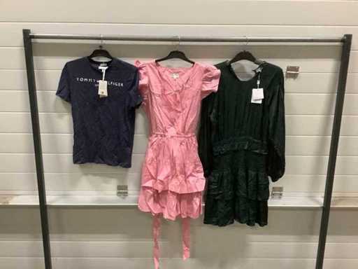 Markenkleidung (48x)