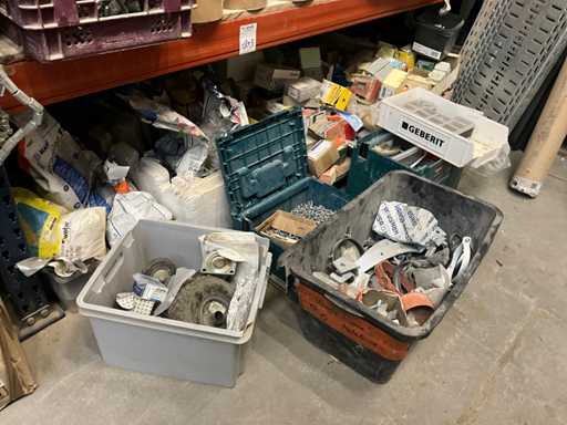 Batch of construction and fastening material