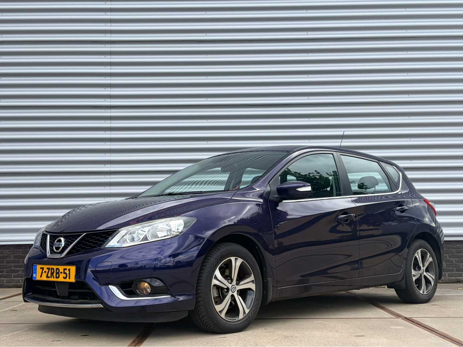 2015 Nissan Pulsar automatic passenger car