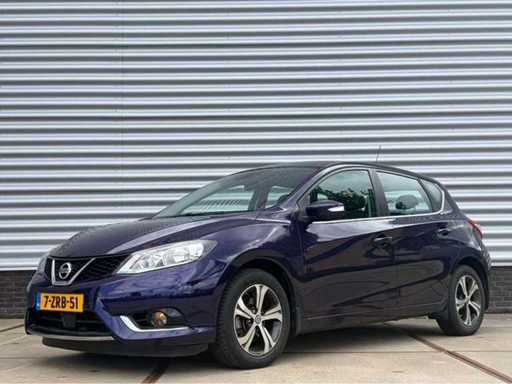 Nissan Pulsar automatyczny samochód osobowy z 2015 roku