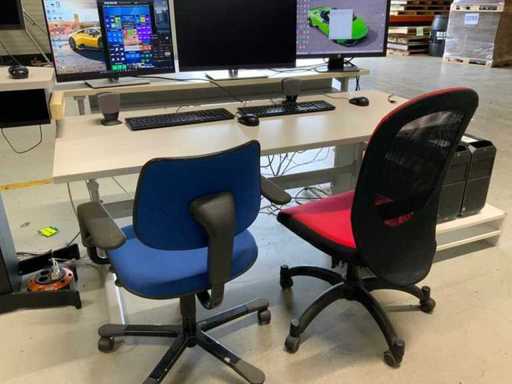 Desk with office chairs (3x)