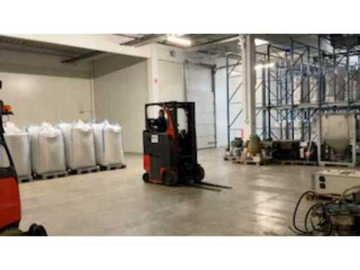 fb7d708e-3c73-4195-a4d2-e91e5f8c0f71.mp4